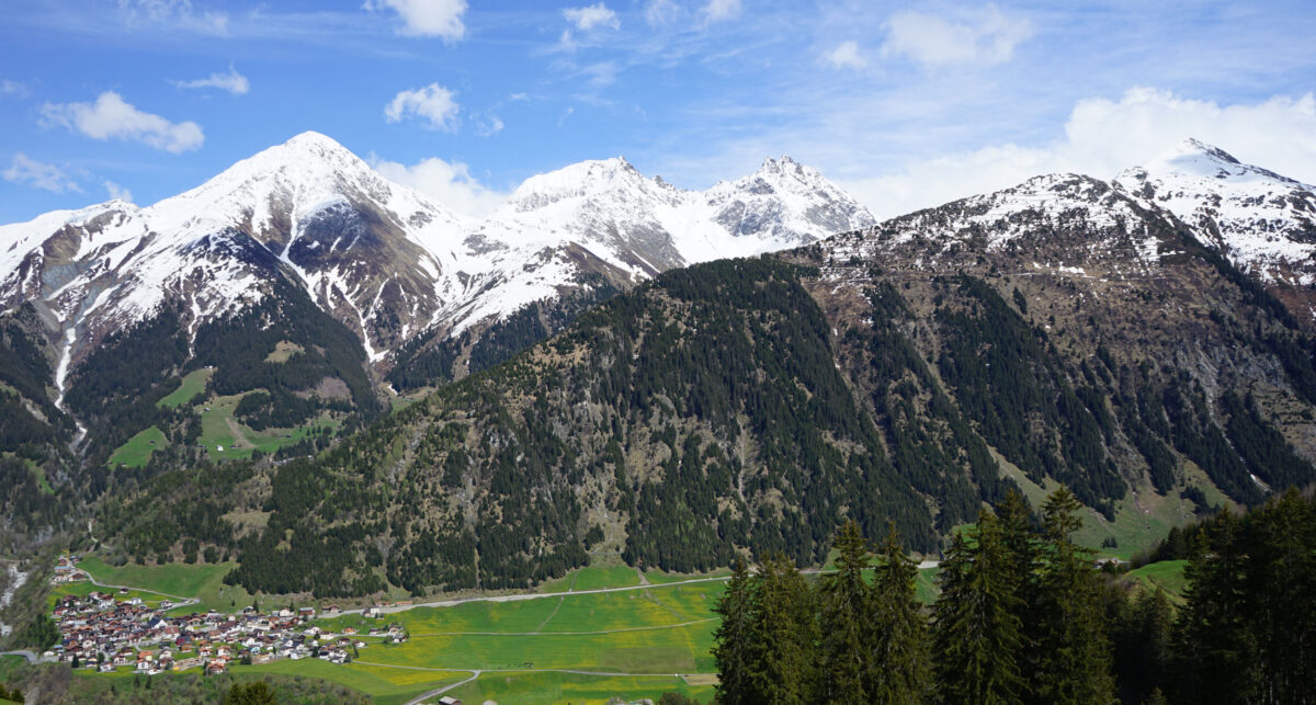 Frühling im Val Medel – das Tal bei Curaglia
